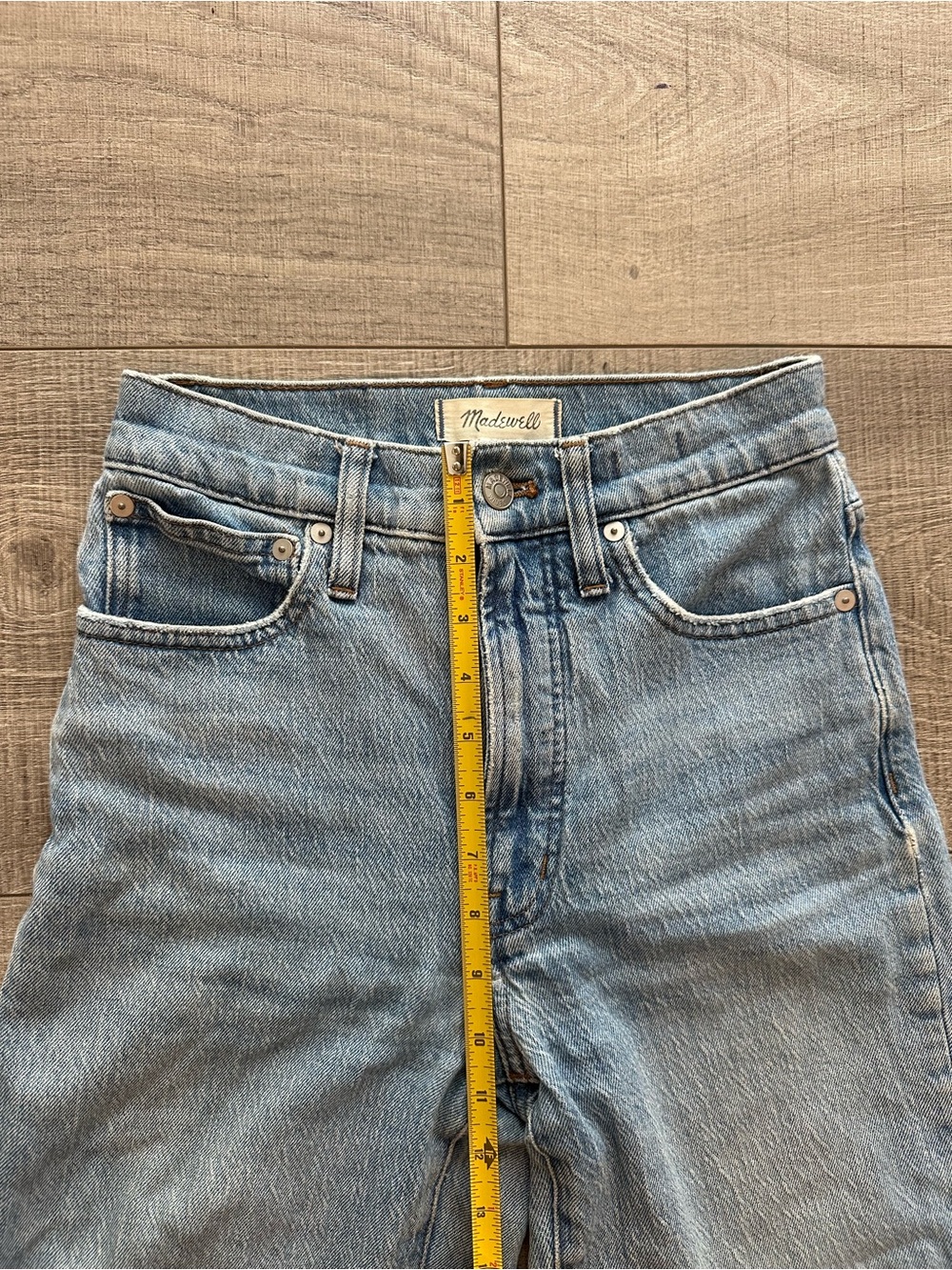 Classic High-Rise Light Blue Women's Jeans - Picture 4 of 7